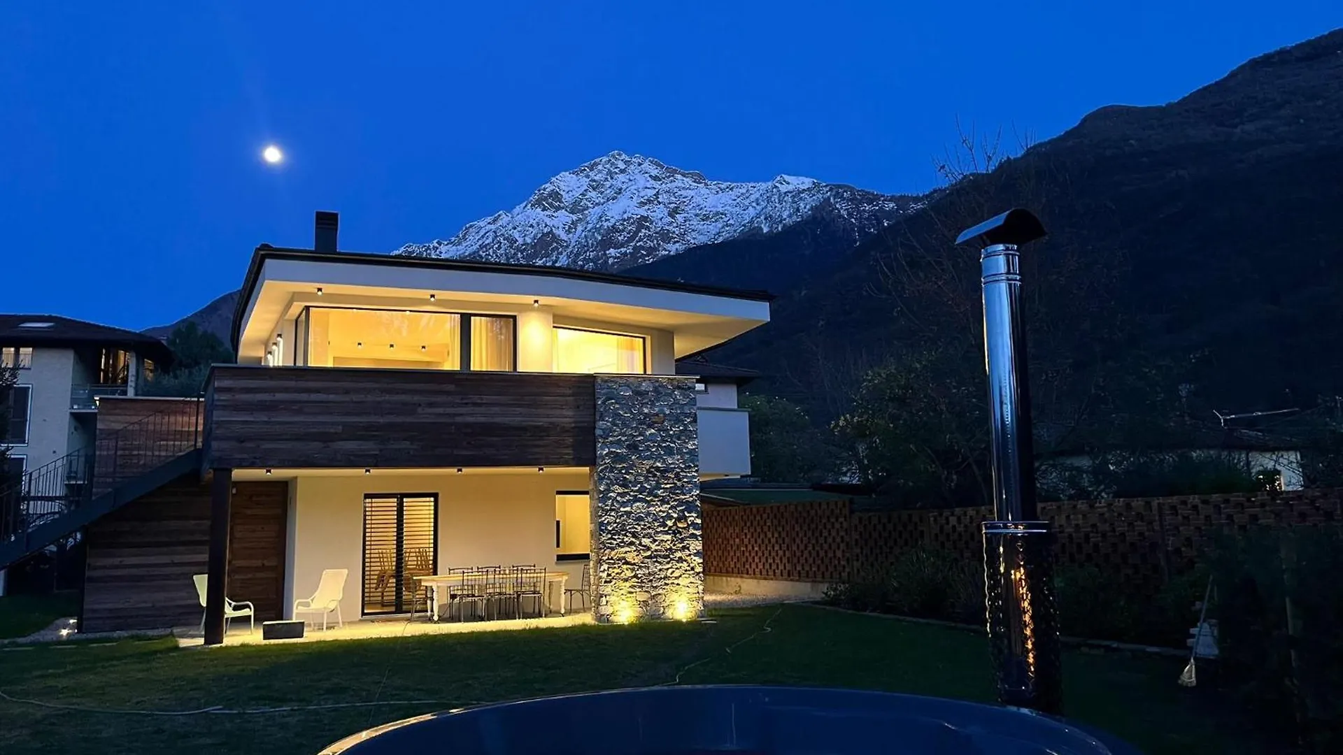La Villa Del Lago Colico 0*,